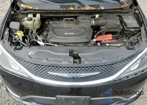 2018 Chrysler Pacifica Touring L z USA, uszkodzony, nr VIN 2C4RC1BG0JR275213